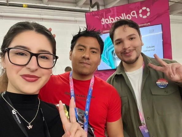 Yuvia Mendoza (trái) tại một sự kiện về blockchain ở Mỹ