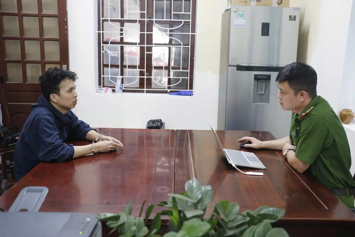 Công an Nghệ An triệt phá đường dây cờ bạc online, rửa tiền qua USDT hơn 75 tỷ đồng 2 Nguyễn Văn Tuấn (SN 1988, trú tại TP.HCM)