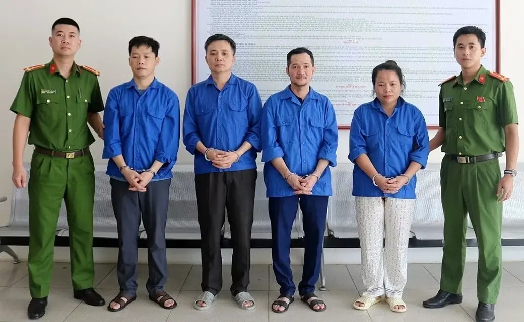Khởi tố đường dây lừa đảo tiền số Canvanex, chiếm đoạt trên 100 tỷ đồng 2 Các bị can trong vụ án